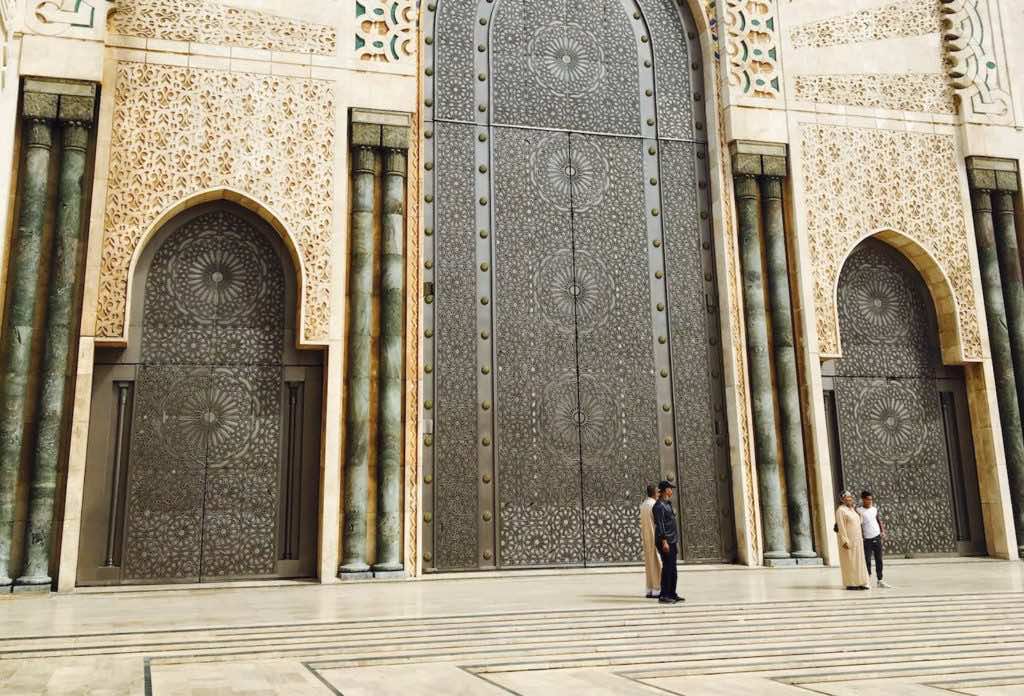 Non-Muslims Flock To Hassan II Mosque Every Morning