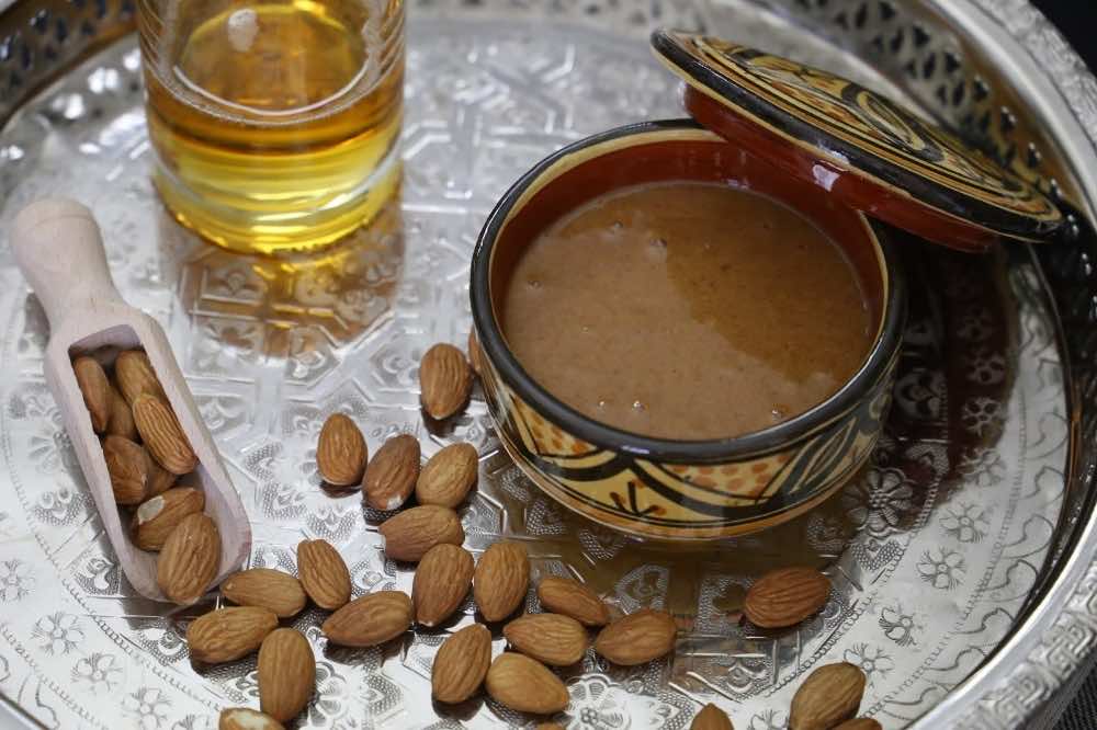 How to Make Moroccan Amlou, Mixture of Argan Oil, Honey, Almonds