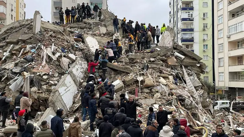 earthquake damaged city