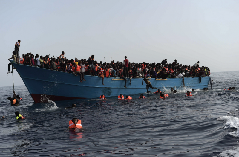 Moroccan Coastal Surveillance Unit Intercepts Boat with 130 Migrants