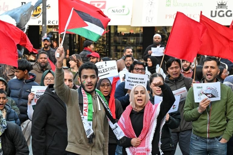 Thousands Rally In Iran, Iraq To Support Palestinian Cause